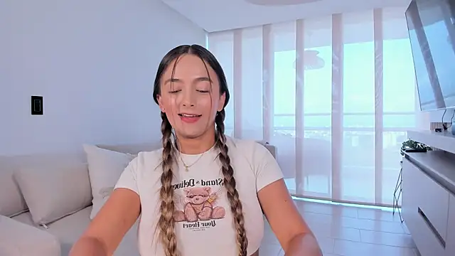 wandathompson  online show from 01-07-25, 02:08