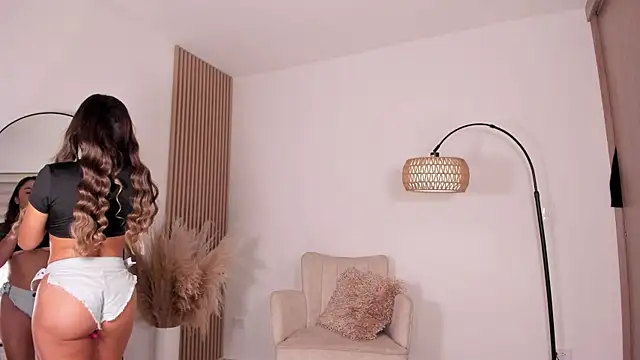 wandathompson  online show from 03-07-25, 11:07