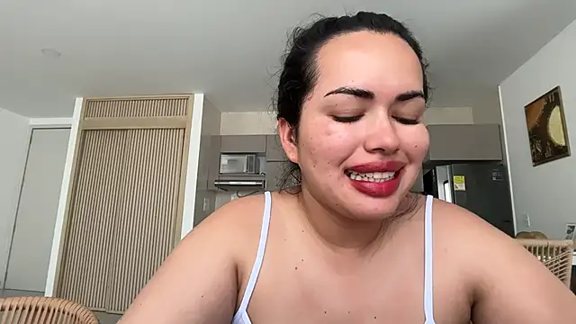 Snapshot of andra_rose chatting on 05-06-26, 04:34 andra rose online show from 05-06-26, 04:34