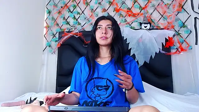 EmmaWilliamss online show from 10-14-25, 03:35