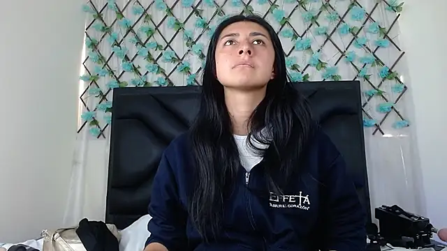 EmmaWilliamss online show from 11-16-25, 04:34