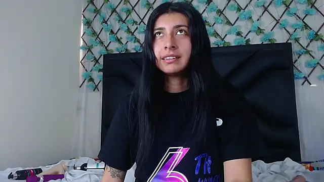 EmmaWilliamss online show from 11-26-25, 03:24