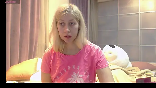 Snapshot of KyliePag chatting on 01-24-25, 08:02 KyliePag online show from 01-24-25, 08:02