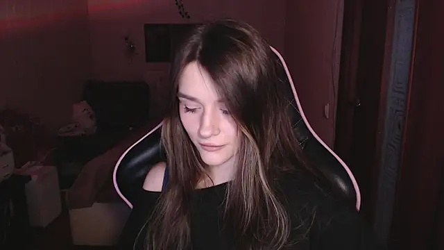 Snapshot of jeann_elsaa chatting on 11-28-25, 05:10 jeann elsaa online show from 11-28-25, 05:10