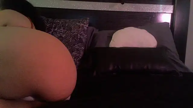 Snapshot of lofibunni chatting on 04-04-26, 08:39 lofibunni online show from 04-04-26, 08:39