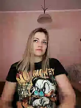 Snapshot of KrissSexi chatting on 02-05-25, 08:11 KrissSexi online show from 02-05-25, 08:11