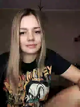 Snapshot of KrissSexi chatting on 02-06-25, 05:14 KrissSexi online show from 02-06-25, 05:14