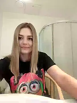 Snapshot of KrissSexi chatting on 02-13-25, 10:33 KrissSexi online show from 02-13-25, 10:33
