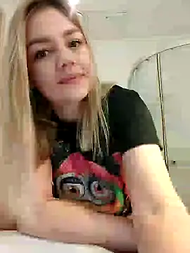 Snapshot of KrissSexi chatting on 02-15-25, 03:20 KrissSexi online show from 02-15-25, 03:20