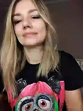 Snapshot of KrissSexi chatting on 03-18-25, 04:37 KrissSexi online show from 03-18-25, 04:37