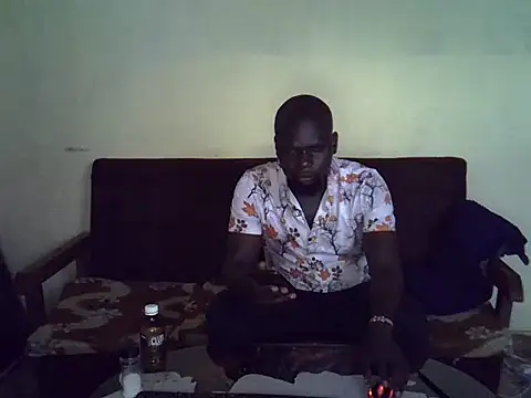 Snapshot of Leebwoy20 chatting on 02-11-26, 10:31 Leebwoy20 online show from 02-11-26, 10:31