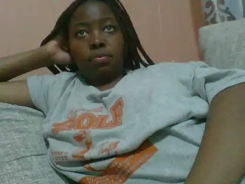 Snapshot of Neith chatting on 10-19-25, 07:47 Neith online show from 10-19-25, 07:47