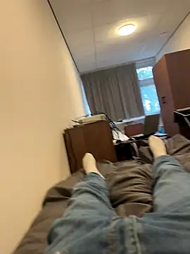 Snapshot of mihaixxx1 chatting on 10-04-25, 12:14 mihaixxx1 online show from 10-04-25, 12:14