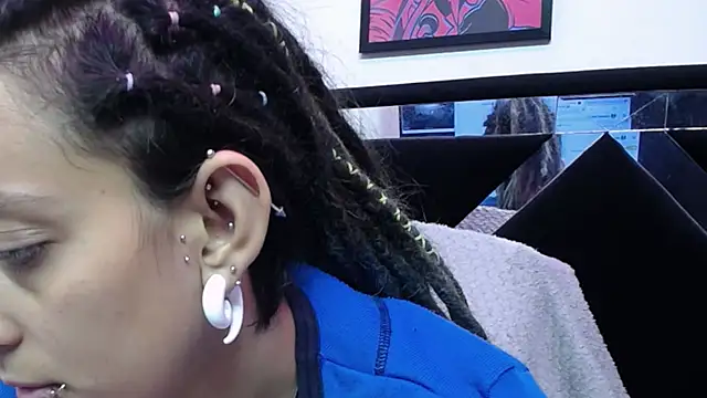 Snapshot of ORIANNA_BODMOD chatting on 12-04-24, 06:17 ORIANNA BODMOD online show from 12-04-24, 06:17