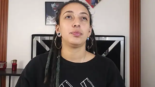 Snapshot of ORIANNA_BODMOD chatting on 10-15-25, 09:26 ORIANNA BODMOD online show from 10-15-25, 09:26