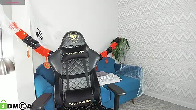 Barbie Lis online show from 10-28-25, 12:03