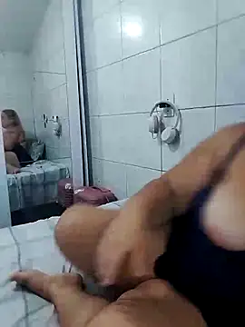 Snapshot of MinaBoss chatting on 09-10-25, 12:21 MinaBoss online show from 09-10-25, 12:21