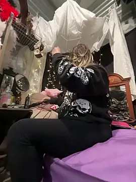 SummerBlueMoon online show from 01-07-26, 03:31