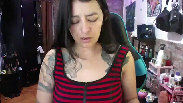 AngelaQueen  online show from 06-12-26, 06:51