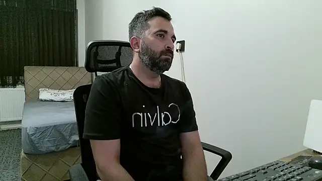 Snapshot of tgltplsr chatting on 02-15-26, 01:02 tgltplsr online show from 02-15-26, 01:02