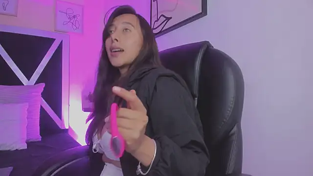 lena banks online show from 11-24-25, 10:53