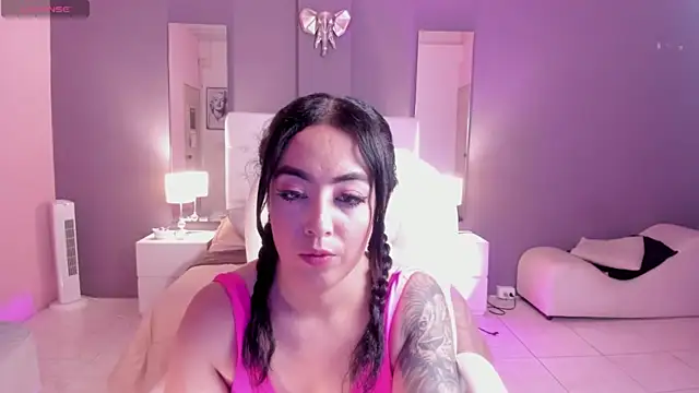 Snapshot of kim_thompson_1 chatting on 12-12-24, 04:43 kim thompson 1 online show from 12-12-24, 04:43