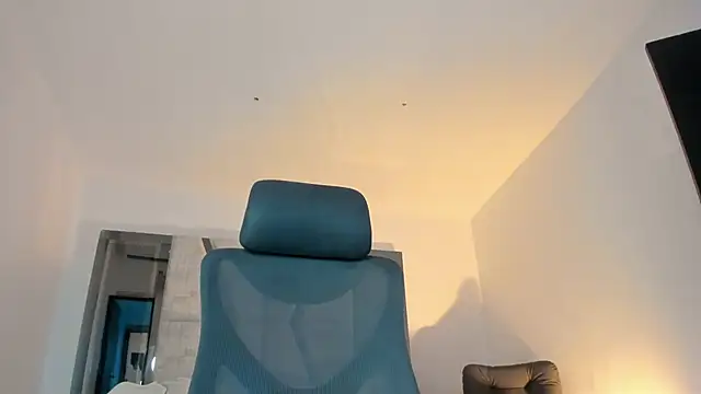 LunaBaker-1 online show from 01-28-25, 08:04