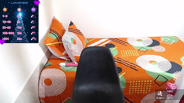 Snapshot of Dayanna_11 chatting on 12-10-24, 11:40 Dayanna 11 online show from 12-10-24, 11:40