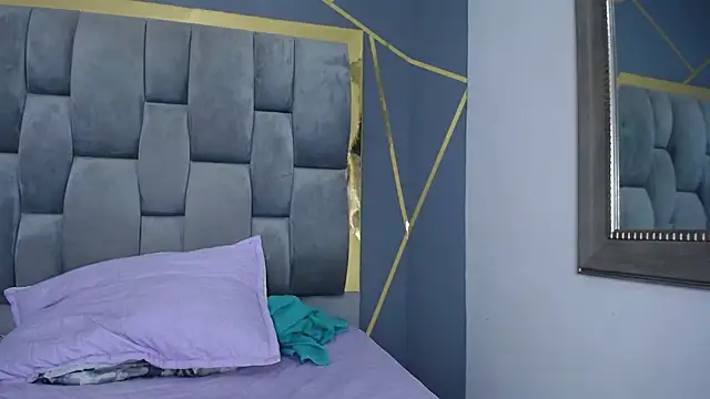 Snapshot of SalommeeT chatting on 12-12-24, 11:36 SalommeeT online show from 12-12-24, 11:36