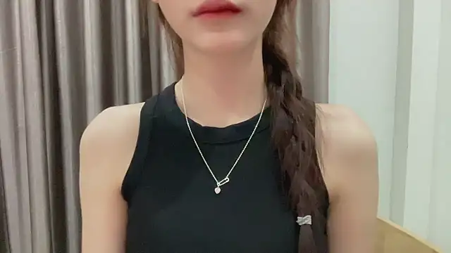 Snapshot of Your-Sunshine chatting on 12-17-24, 05:04 Your-Sunshine online show from 12-17-24, 05:04