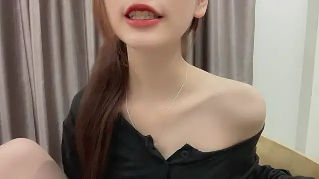 Snapshot of Your-Sunshine chatting on 12-29-24, 04:51 Your-Sunshine online show from 12-29-24, 04:51
