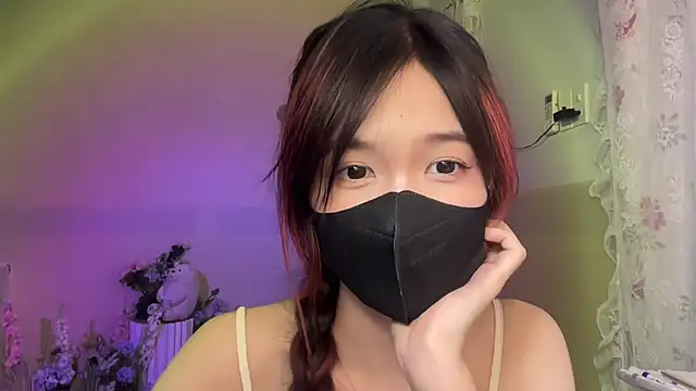 Snapshot of Your-Sunshine chatting on 09-15-25, 05:35 Your-Sunshine online show from 09-15-25, 05:35