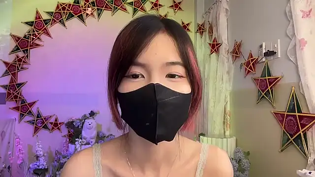 Snapshot of Your-Sunshine chatting on 09-19-25, 04:29 Your-Sunshine online show from 09-19-25, 04:29