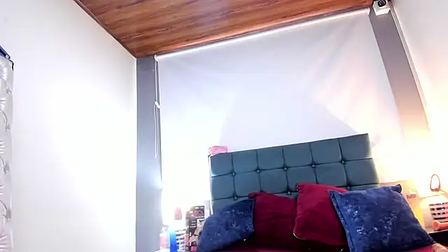 Snapshot of charlott_lens chatting on 09-28-25, 05:40 charlott lens online show from 09-28-25, 05:40