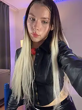 Snapshot of KittyKatyDream chatting on 01-24-25, 07:49 KittyKatyDream online show from 01-24-25, 07:49