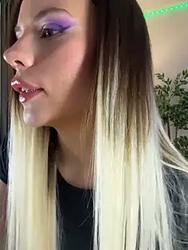 Snapshot of KittyKatyDream chatting on 02-10-25, 06:13 KittyKatyDream online show from 02-10-25, 06:13