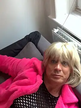 Snapshot of hoerige-masonutte chatting on 10-01-25, 03:40 hoerige-masonutte online show from 10-01-25, 03:40