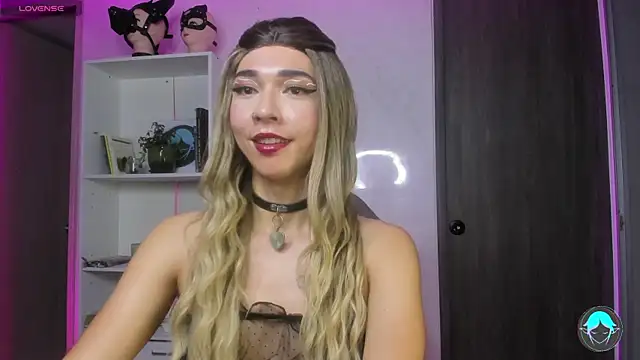 Snapshot of sofi_elfqueen chatting on 02-14-25, 02:50 sofi elfqueen online show from 02-14-25, 02:50