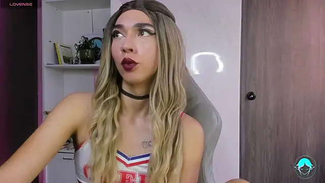 Snapshot of sofi_elfqueen chatting on 02-16-25, 10:54 sofi elfqueen online show from 02-16-25, 10:54