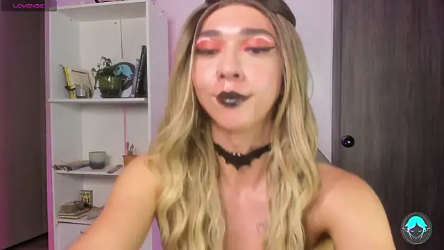 Snapshot of sofi_elfqueen chatting on 02-19-25, 02:55 sofi elfqueen online show from 02-19-25, 02:55