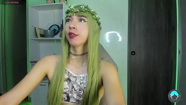 Snapshot of sofi_elfqueen chatting on 02-25-25, 03:09 sofi elfqueen online show from 02-25-25, 03:09