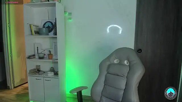 Snapshot of sofi_elfqueen chatting on 03-01-25, 04:26 sofi elfqueen online show from 03-01-25, 04:26