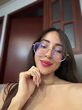 lauravasquez online show from 02-22-25, 05:13