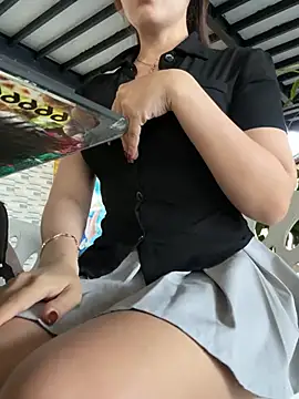 Jessical online show from 12-30-24, 03:58