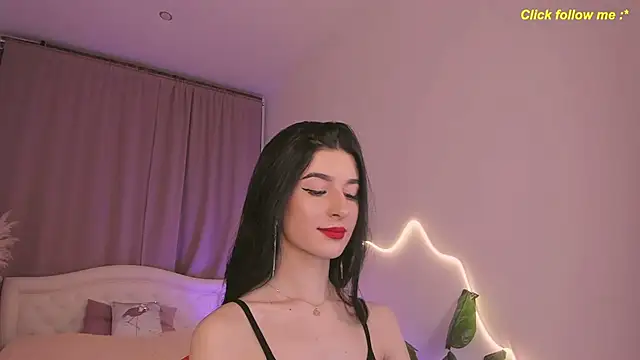 LauraCoy online show from 05-06-26, 08:25