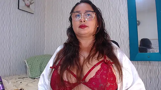 NadiaWhite online show from 02-22-25, 06:52