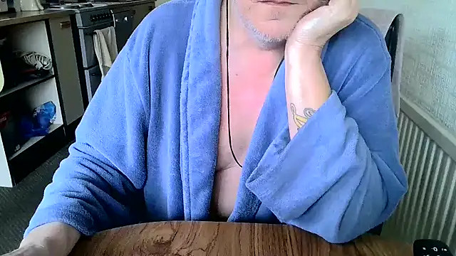 Snapshot of daddyflash chatting on 02-26-25, 10:58 daddyflash online show from 02-26-25, 10:58