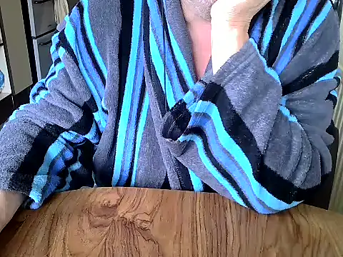 Snapshot of daddyflash chatting on 03-17-25, 11:42 daddyflash online show from 03-17-25, 11:42