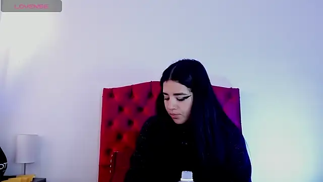 Snapshot of aliice_walker_ chatting on 12-16-24, 01:32 aliice walker online show from 12-16-24, 01:32
