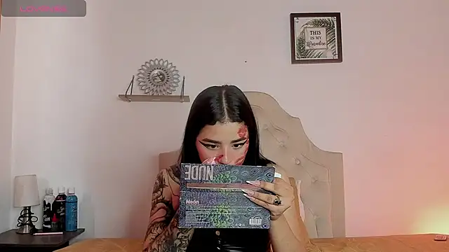 Snapshot of aliice_walker_ chatting on 02-10-25, 06:35 aliice walker online show from 02-10-25, 06:35